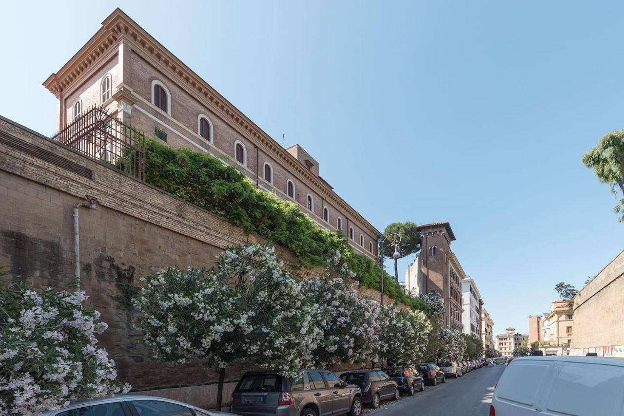 Live Like A Local In Rome'S Exclusive Colle Oppio Διαμέρισμα Εξωτερικό φωτογραφία